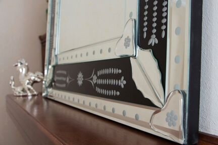 Зеркало настенное