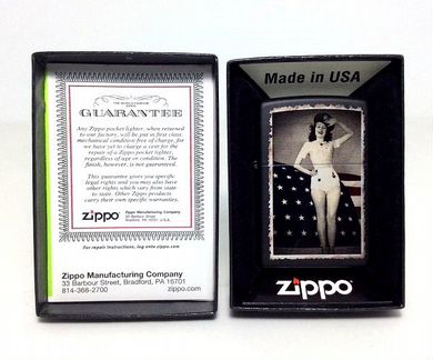 Зажигалка Zippo 28533 Woman Saluting