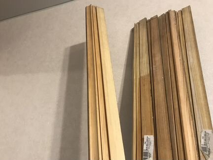 Плинтуса (коричневые) из натурального дерева