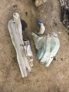 Audi A8 d3 4e полка крыла бачок омывателя