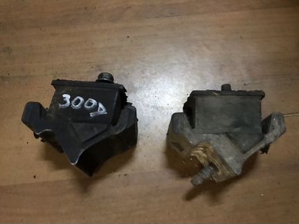 Опора двигателя 2,5 Discovery 1 / Defender 300 d