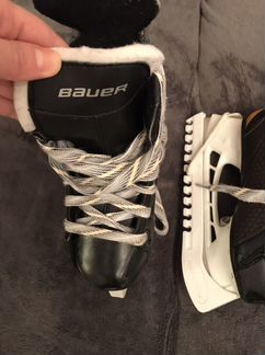 Коньки хоккейные