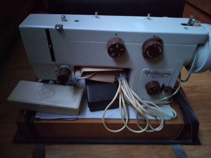 Швейная машина Чайка 143