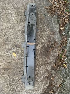 Усилитель переднего бампера Volkswagen Jetta