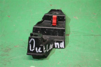 Кронштейн решетки радиатора Mitsubishi Outlander 3