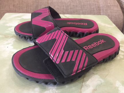 Тапки Reebok детские для моря, бассейна б/у