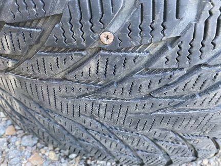 Nokian Hakkapeliitta r2 245/40 r18 1 шт